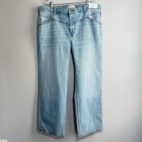 NWT Abercrombie Fitch The 90s High Rise Relaxed Jean Medium With Front Yoke 34 S - Picture 7 of 16